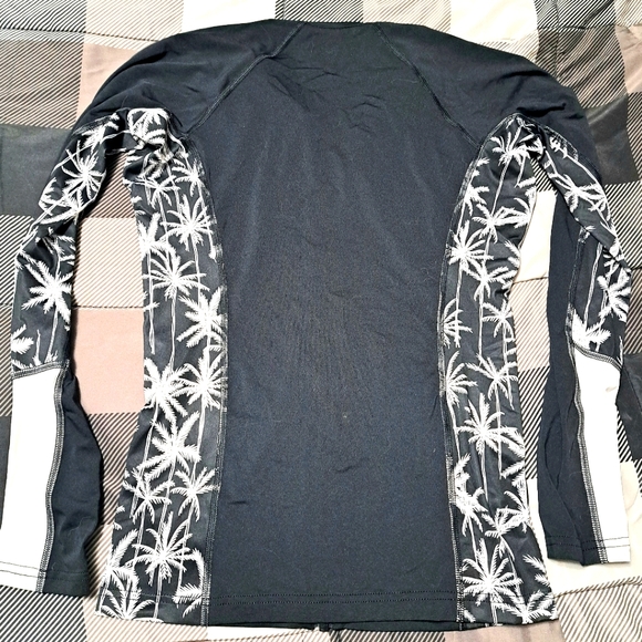 Rip Curl Full Zip Rashguard size Medium - Picture 2 of 4